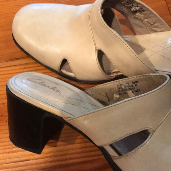 Clark’s Cream Mule with 2 1/2” Heel - Picture 2 of 4
